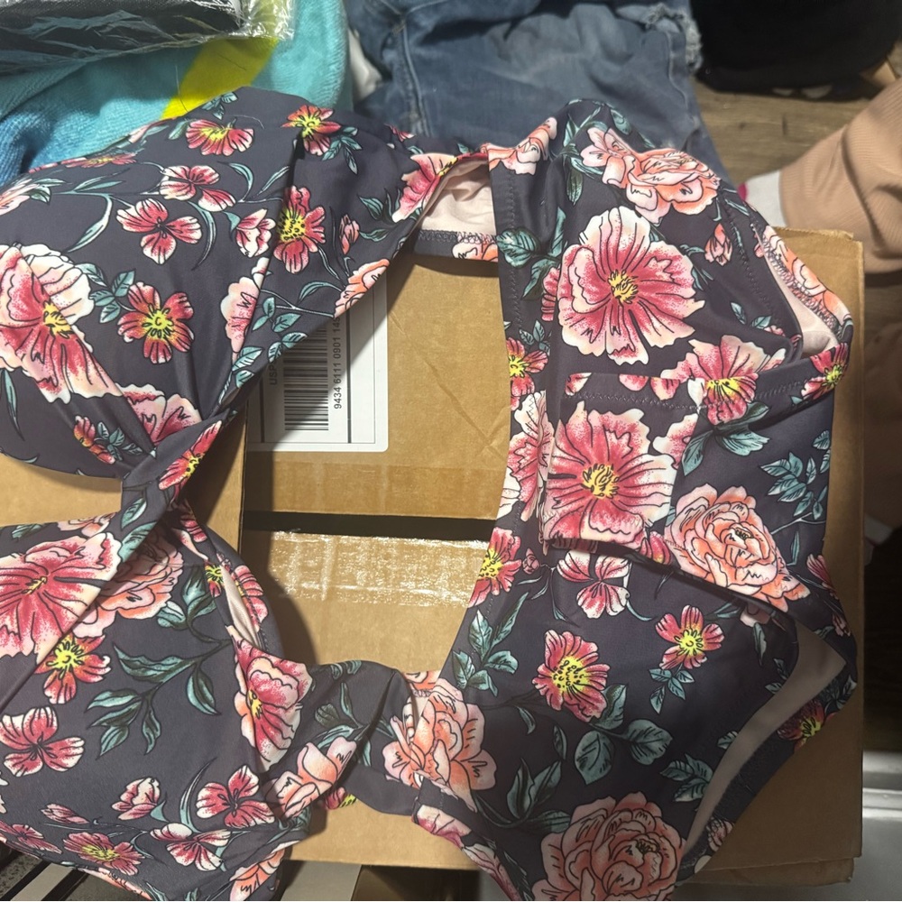 Chic Floral Bikini Top